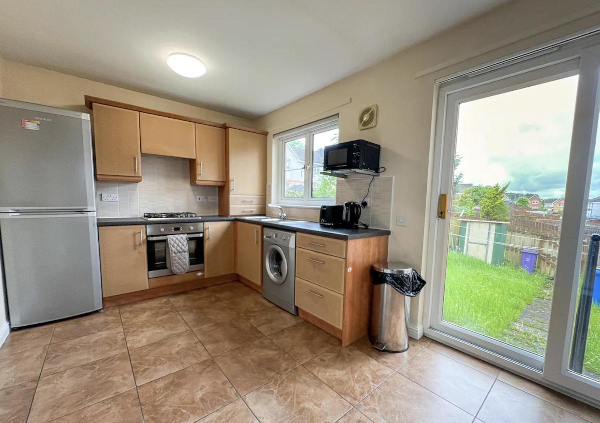 Glasgow Central - Entire House - Free Parking , Free Super Fast Wifi , Private Garden & Parking Security 외부 사진